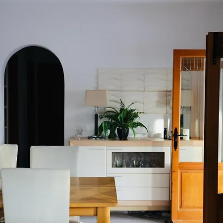 Villa Sal Y Mar - ! Freshly Renovated ! *